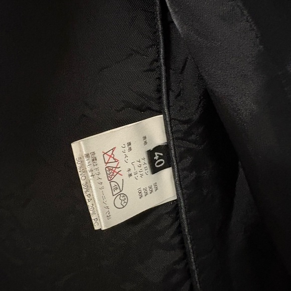 Hunting World Coat - Picture 7 of 12